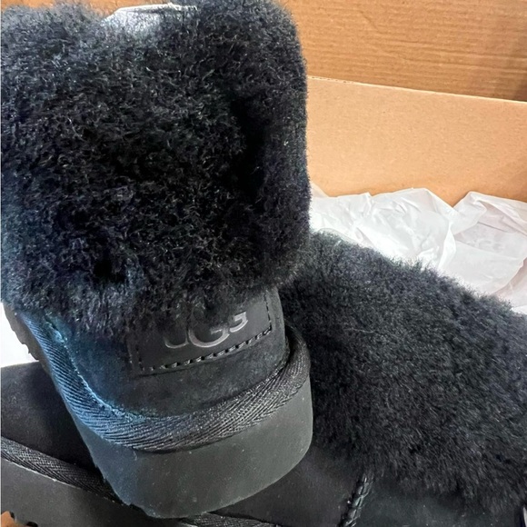Women's Black Shearling Slip-On Shoes - Picture 3 of 5